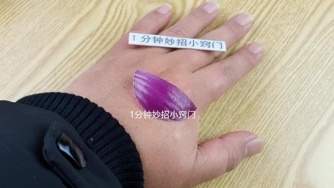 打印机怎么换色带-办公室职员DIY更换打印机色带，解决小困扰
